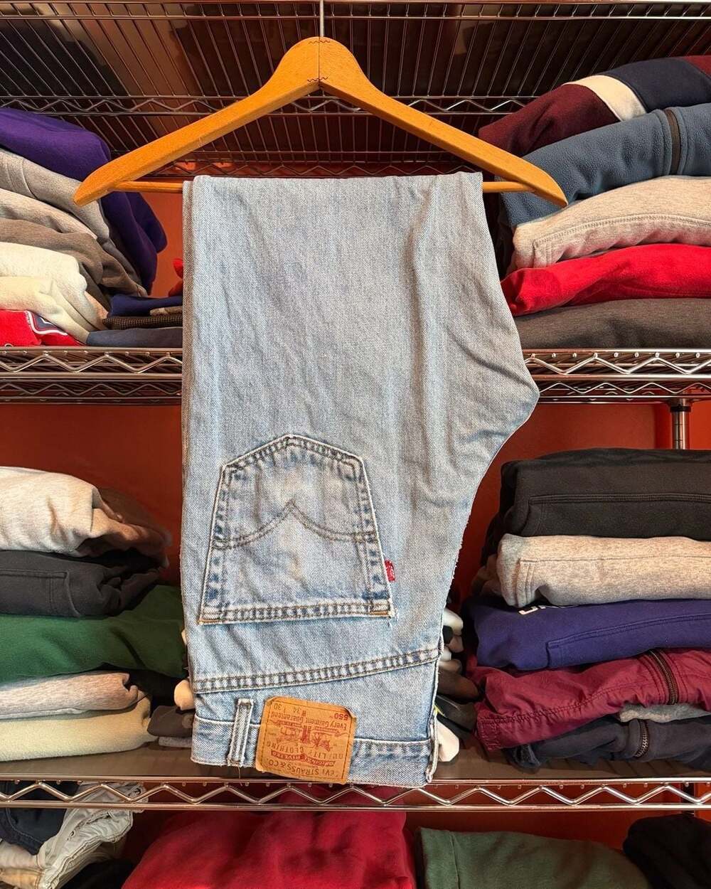 Vintage Levi's 550 Jeans Size 34x30 Light Wash Denim Relaxed Fit Canada Made